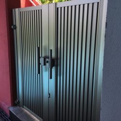 Modern Aluminyum Bahçe Giriş Kapısı Modeli Bükreş